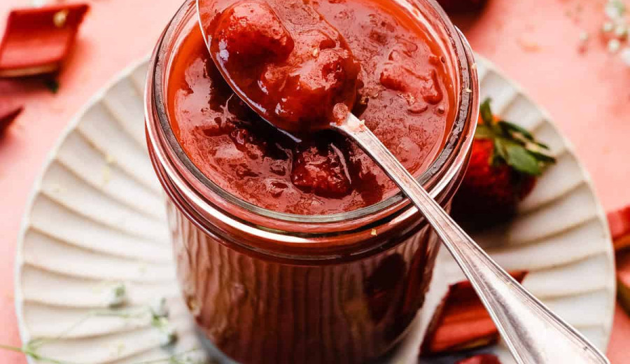 Rhubarb and Strawberry Sauce