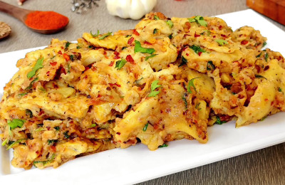 Eggs with garlic flavor