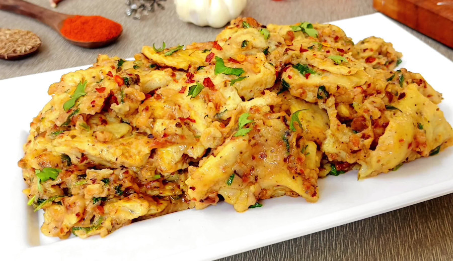 Eggs with garlic flavor