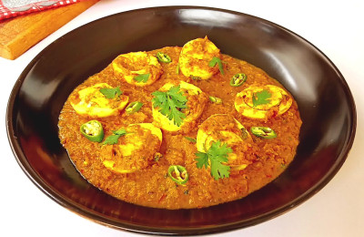 Smooth Egg Curry