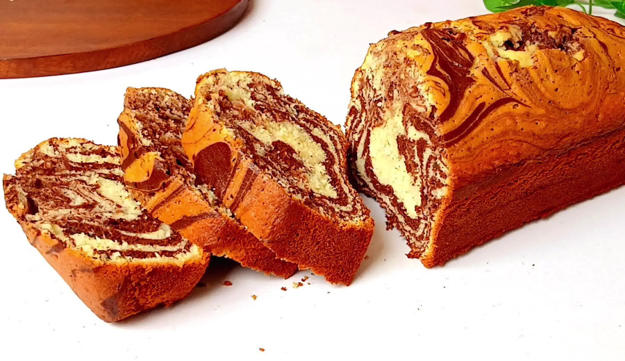 Swirled Marble Cake for Tea