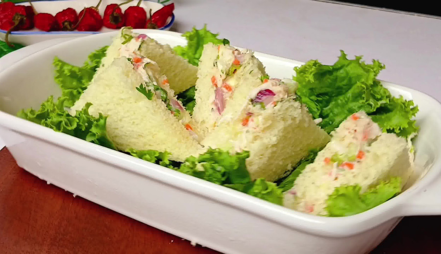 Mayonnaise Chicken Sandwich