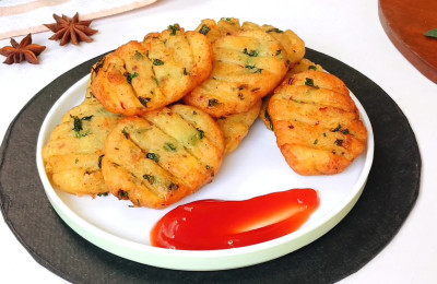 Fried potato slices