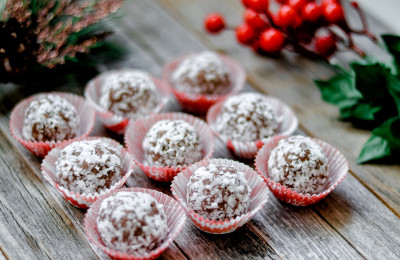 Coquito-Inspired Rum Balls