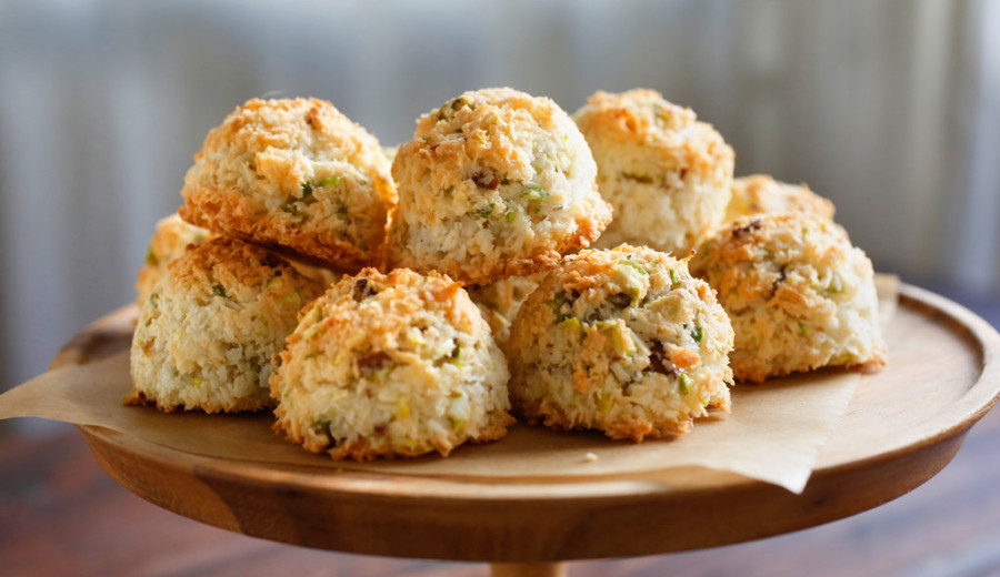 Coconut Vanilla Macaroons (Free from Gluten and Nuts)
