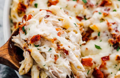 Oven-Baked Chicken with Bacon and Ranch Pasta