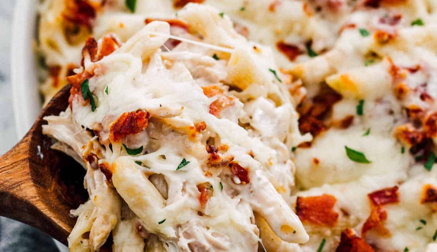 Oven-Baked Chicken with Bacon and Ranch Pasta