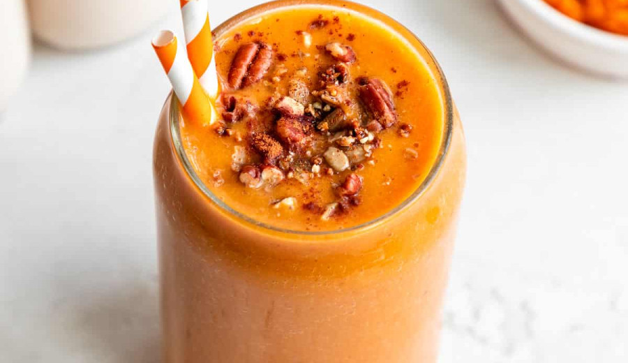 Pumpkin Pie-Inspired Vegan Smoothie