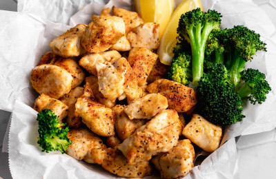 Keto-Friendly Air Fryer Fried Chicken with a Crunch