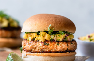 Quick and Tangy Asian Salmon Burgers