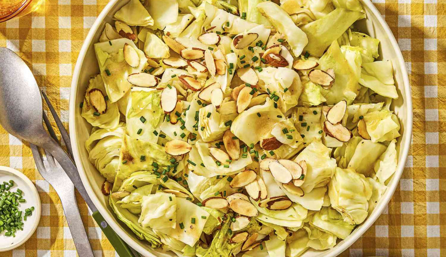 Flavorful Garlic Cabbage Salad
