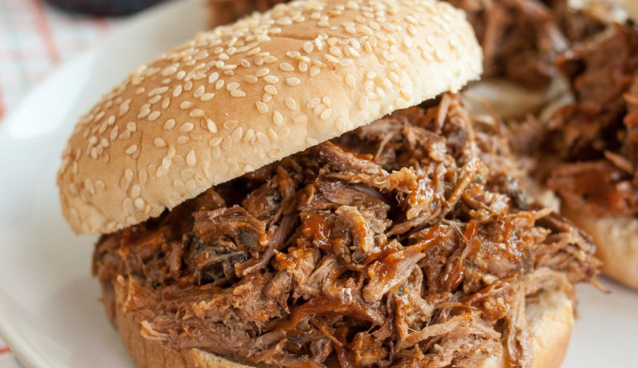 Sandwich with Pulled Pork and Pesto