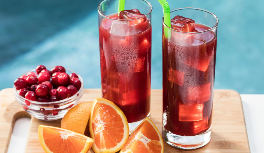 Iced Tea with Cranberry and Orange