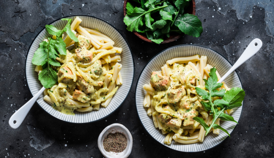 Salmon Salad Pasta with Curry