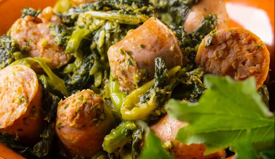 Broccoli Rabe Served with Sausage