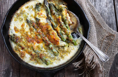 Asparagus Baked with Cheese