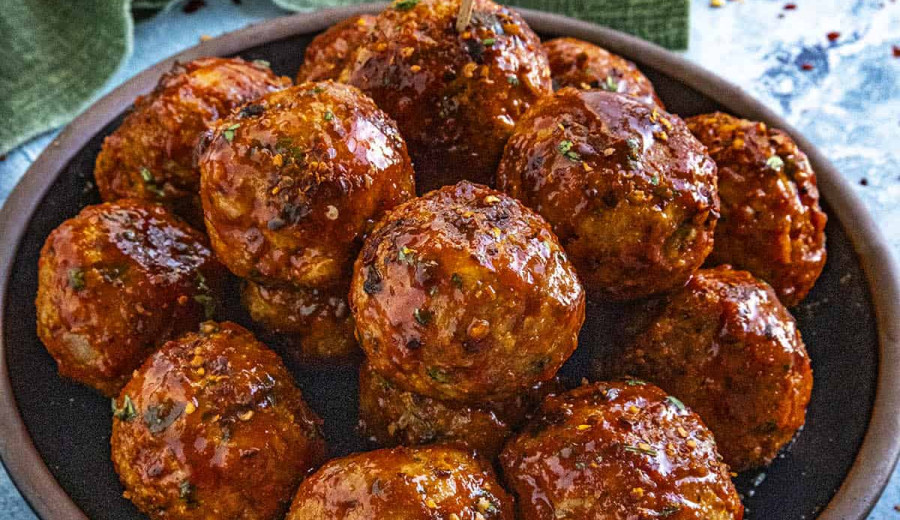 Turkey Meatballs in a Spicy Chile-Garlic Sauce