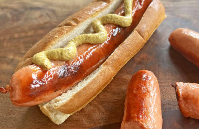 Mouthwatering Bacon-Cheese Franks